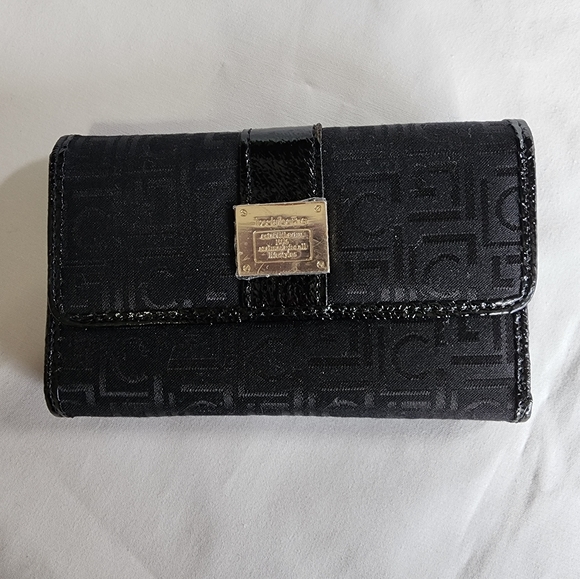 PW2.  Liz Claiborne wallet - Picture 1 of 13